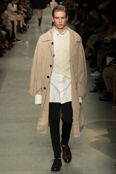 Look 12